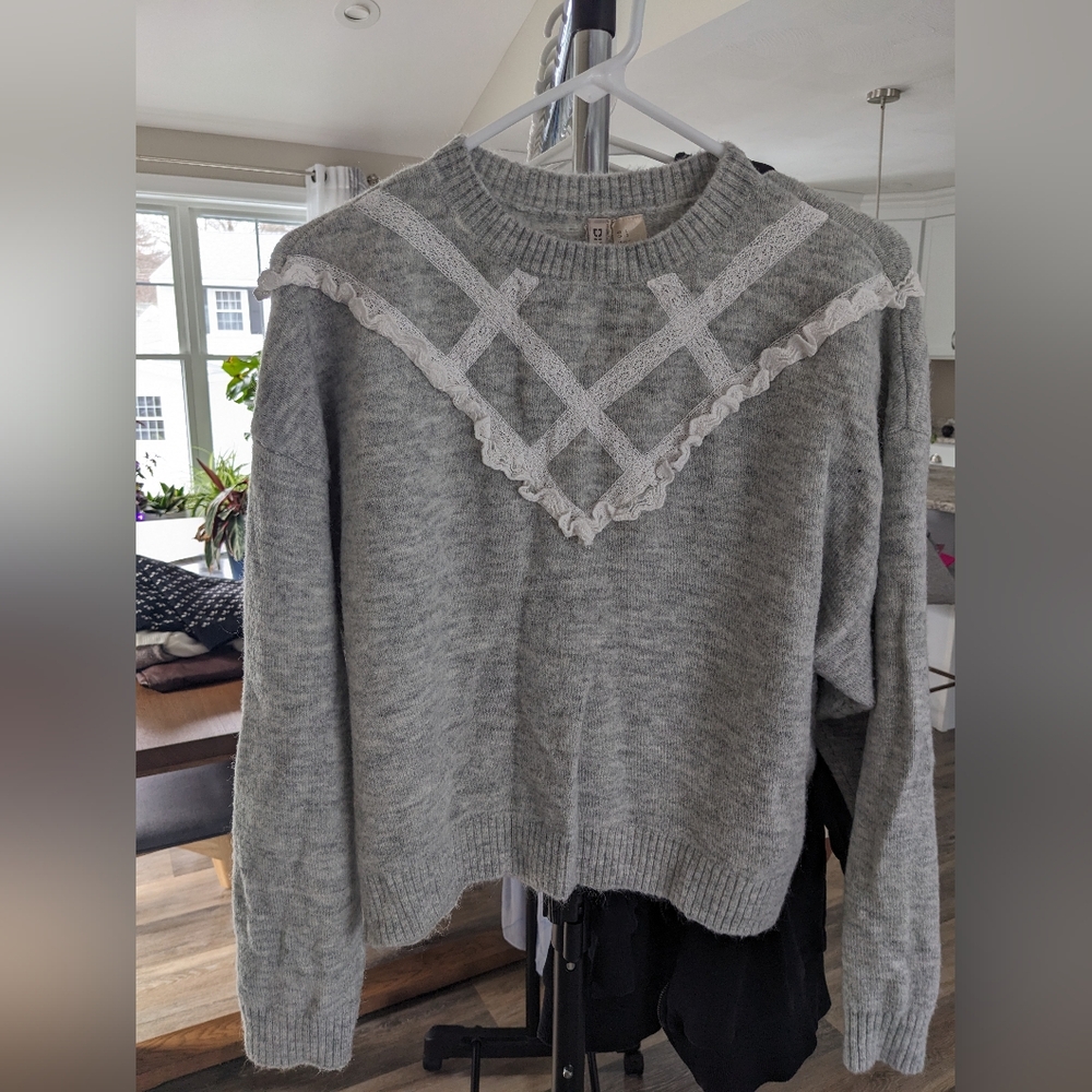 Women's sweater with lace detail